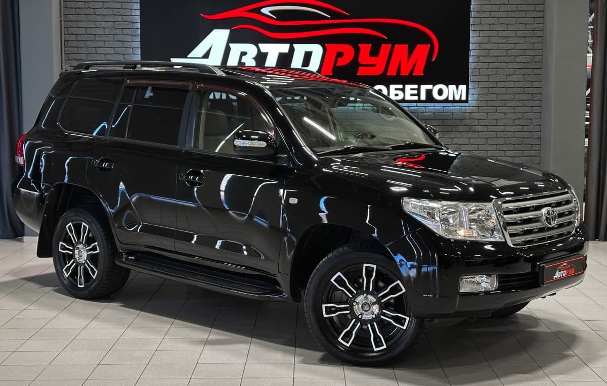 Toyota Land Cruiser 200 - 1